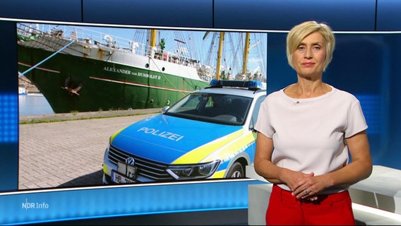 Susanne Stichler moderiert NDR Info 21:45. © Screenshot 