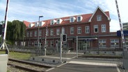 Das Bahnhofsgebäude in Nordhorn. © Screenshot 