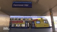 Ein Regionalzug an einem Gleis in Hannover. © Screenshot 
