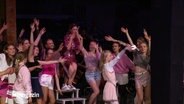 Szene aus dem Opernmusical "Gegen den Wind" © Screenshot 
