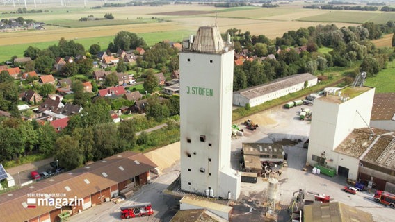Das Getreidesilo in Wesselburen aus der Luft betrachtet. © Screenshot 