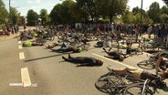 Mahnwache für einen getöteten Radfahrer. © Screenshot 
