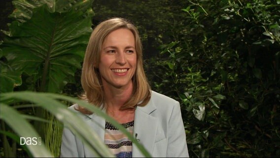Die Virologin Prof. Isabella Eckerle im Interview. © Screenshot 