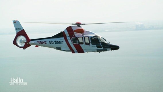 Ein Rettungshelicopter in der Luft. © Screenshot 