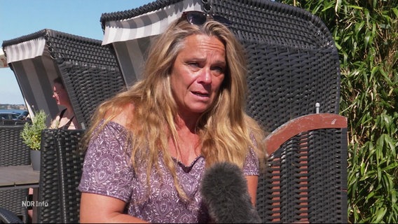 Die rettende Autofahrerin Anja Hildebrand im Interview. © Screenshot 