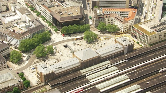 Der Hannoveraner Hauptbahnhof aus der Vogelperspektive © Screenshot 