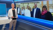 Thorsten Schröder moderiert NDR Info 16:00. © Screenshot 