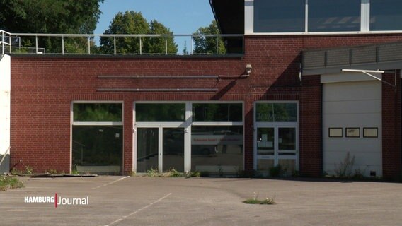 Das Gebäude eines ehemaligen Autohauses. © Screenshot 