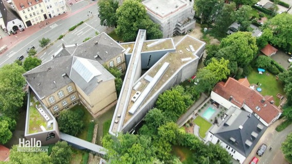 Das Felix-Nussbaum-Haus in Osnabrück aus der Luft. © Screenshot 