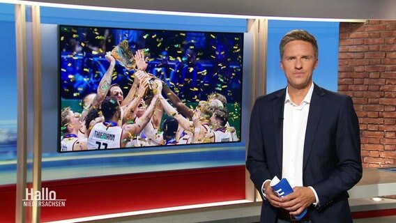 Arne-Torben Voigts moderiert Hallo Niedersachsen. © Screenshot 