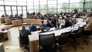 Der Landtag in Schleswig Holstein debattiert. © Screenshot 