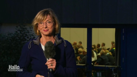 Die Reporterin Christina Gerlach berichtet aus Wangerooge. © Screenshot 
