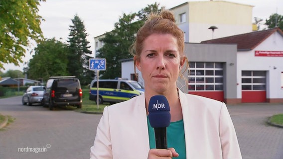 Die Reporterin Anette Ewen berichtet. © Screenshot 