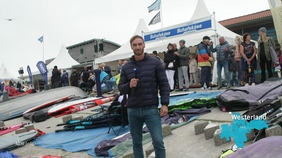 Der Reporter Patrick Halatsch auf Sylt. © Screenshot 