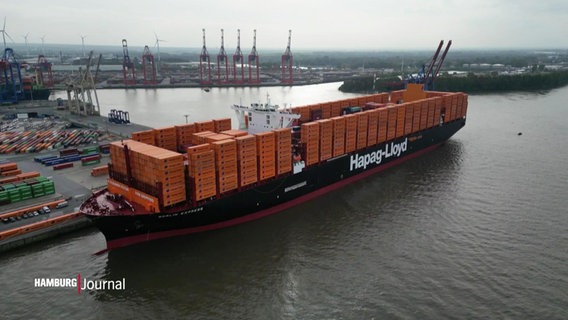 Das Containerschiff "Berlin Express" im Hamburger Hafen. © Screenshot 