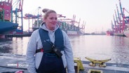 Jenny Stüwe im Hamburger Hafen. © Screenshot 