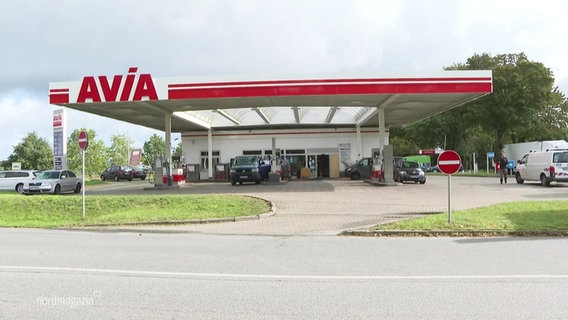 Eine Tankstelle der Firma Avia. © Screenshot 