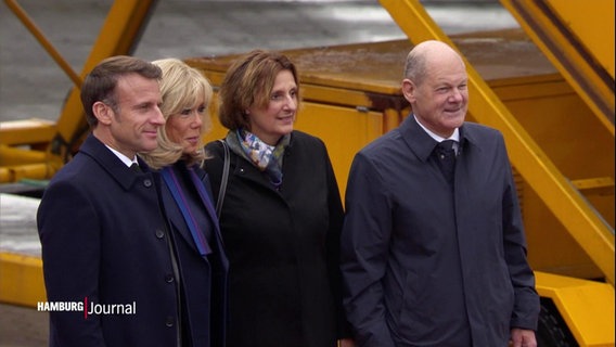 Olaf Scholz und Emmanuel Macron mit Ehefrauen © Screenshot 
