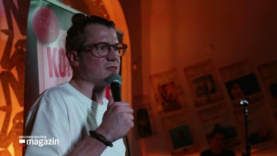 Der Stand-Up-Comedian Thomas Schmidt. © Screenshot 