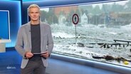 Thorsten Schröder moderiert NDR Info 17:00. © Screenshot 