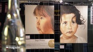 Zwei Gemälde zeigen jeweils das Gesicht eines kleinen Mädchens. © Screenshot 