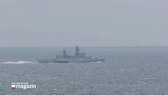 Ein Schiff der Marine bei schlechter Sicht auf der Nordsee. © Screenshot 