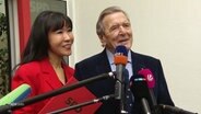 So-yeon Schröder-Kim und Gerhard Schröder. © Screenshot 