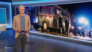 Thorsten Schröder moderiert NDR Info 17:00. © Screenshot 