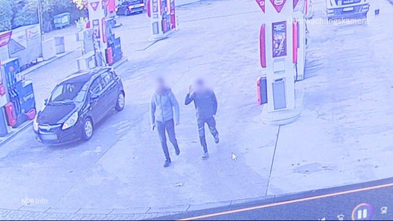Aufnahme der Überwachungskamera einer Tankstelle. © Screenshot 