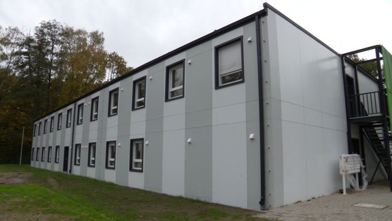 Eine neue Flüchtlingsunterkunft in Hamburg-Fuhlsbüttel. © Screenshot 