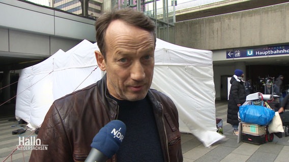 Schauspieler Wotan Wilke Möhring. © Screenshot 