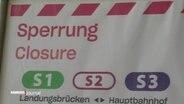 Ein Hinweisschild, das auf eine Sperrung von mehreren S-Bahn Linien in Hamburg hinweist. © Screenshot 