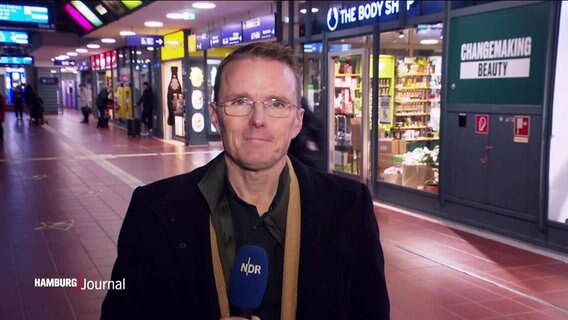 Heiko Sander berichtet vom Hamburger Hauptbahnhof. © Screenshot 
