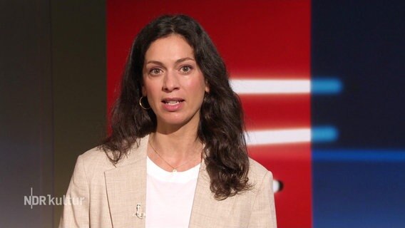 Nadia Kailouli moderiert NDR Kultur - Das Journal. © Screenshot 