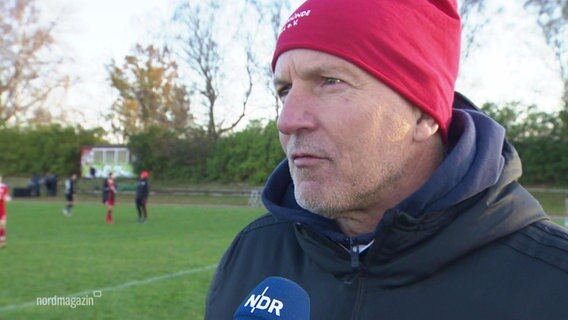Trainer Heiko März vom SV Warnemünde. © Screenshot 