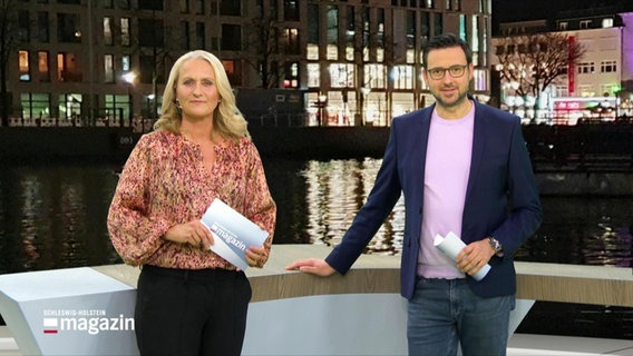 Harriet Heise und Christopher Scheffelmeier moderieren die Nachrichten. © Screenshot 