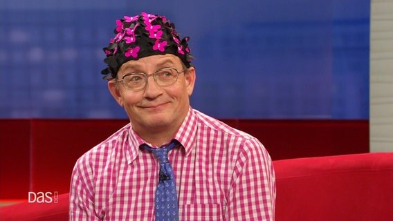 Moderator und Comedian Wigald Boning zu Gast bei DAS! © Screenshot 