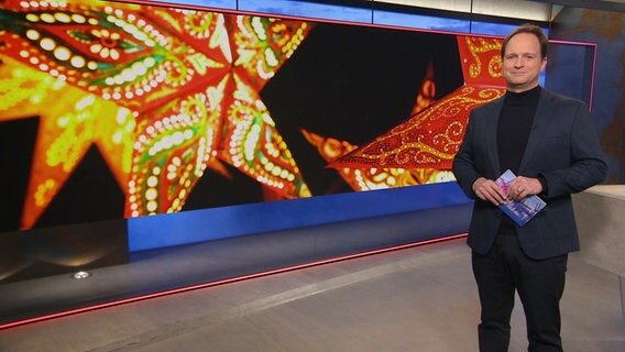 Christian Buhk moderiert das Hamburg Journal 18.00. © Screenshot 