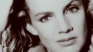 Ein schwarz-weiß Protrait von Jil Sander. © Screenshot 