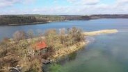 Fischerinsel im Tollensesee aus Vogelperspektive. © Screenshot 