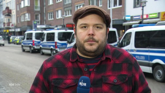 Der Reporter Jan Bockemüller berichtet aus Lehrte. © Screenshot 