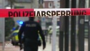 Nahaufnahme eines Polizeiabsperrbands. © Screenshot 