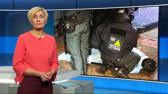 Nachrichtensprecherin Susanne Stichler moderiert NDR Info. © Screenshot 