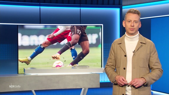 André Schünke morderiert NDR Info 17.00. © Screenshot 