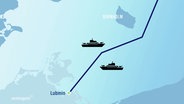Schematische Darstellung der Ostsee zwischen Mecklenburg-Vorpommern und Bornholm mit der eingezeichneten Nordstream-Pipeline. Zwei Militärschiffe sind neben der Pipeline eingezeichnet. © Screenshot 