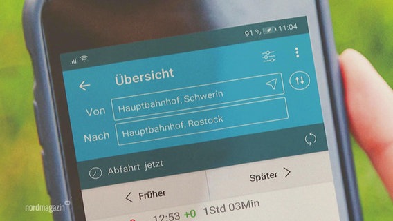 Eine Bahnverbindung wird auf einem Smartphon angezeigt. © Screenshot 