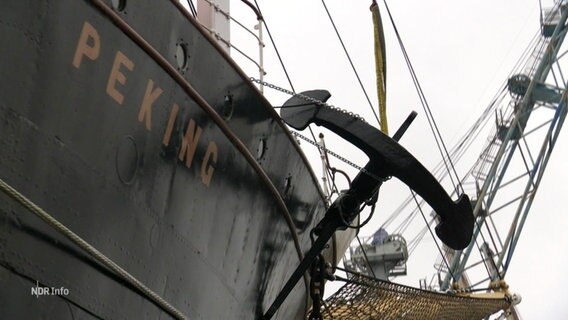 Der Steuerbord-Anker der "Pamir" an Bord der "Peking". © Screenshot 