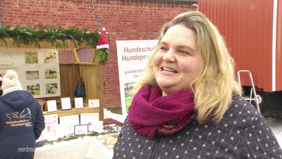 Weihnachtsmarkt-Organisatorin Carolin Kaup im Interview. © Screenshot 