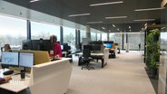 Arbeitsplätze im Großraumbüro der neuen Continental-Zentrale in Hannover. © Screenshot 