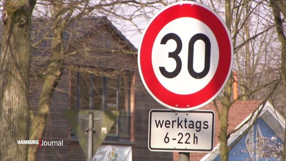 Ein Tempo 30-Schild, darunter das Schild: "Werktags 6-22h". © Screenshot 
